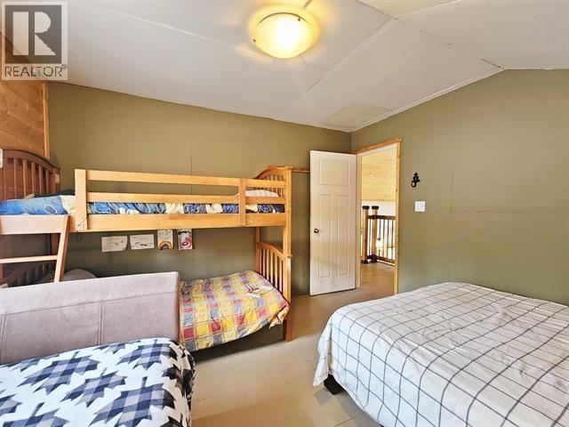 7132 Bowron Lake Road, Wells / Barkerville, BC - Indoor Photo Showing Bedroom