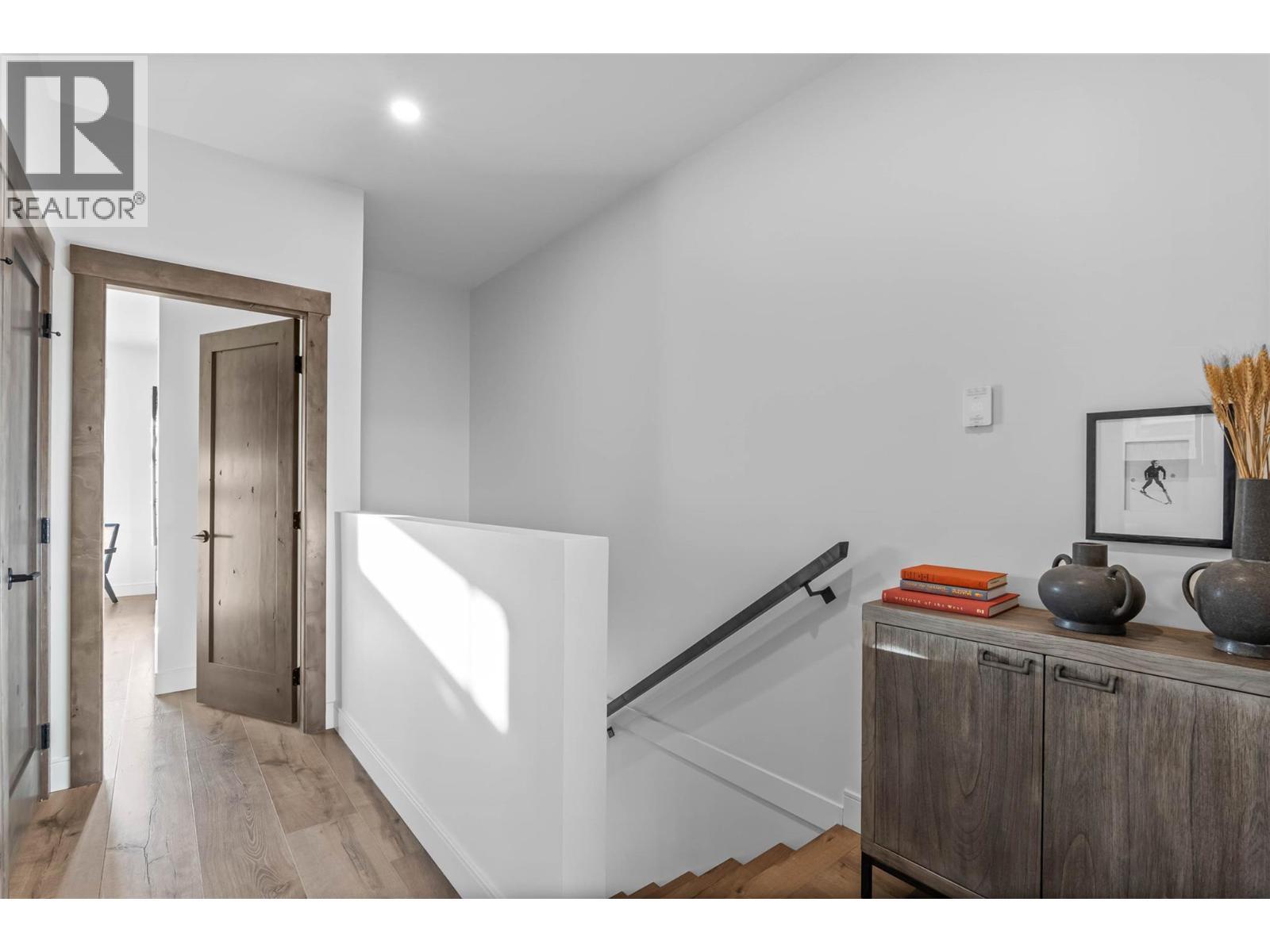 7000 Mcgillivray Lake Drive Unit# 16, Sun Peaks, BC - Indoor Photo Showing Other Room