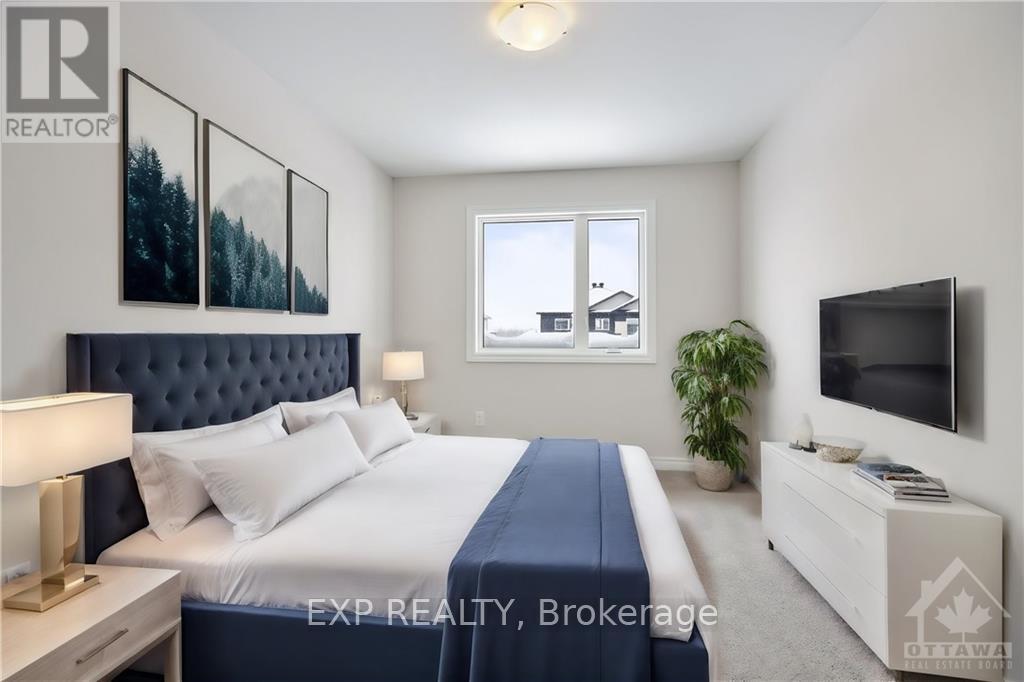 1928 Hawker Private, Ottawa, ON - Indoor Photo Showing Bedroom