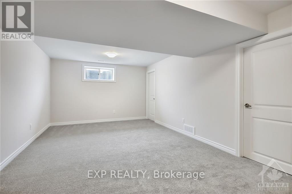 1928 Hawker Private, Ottawa, ON - Indoor