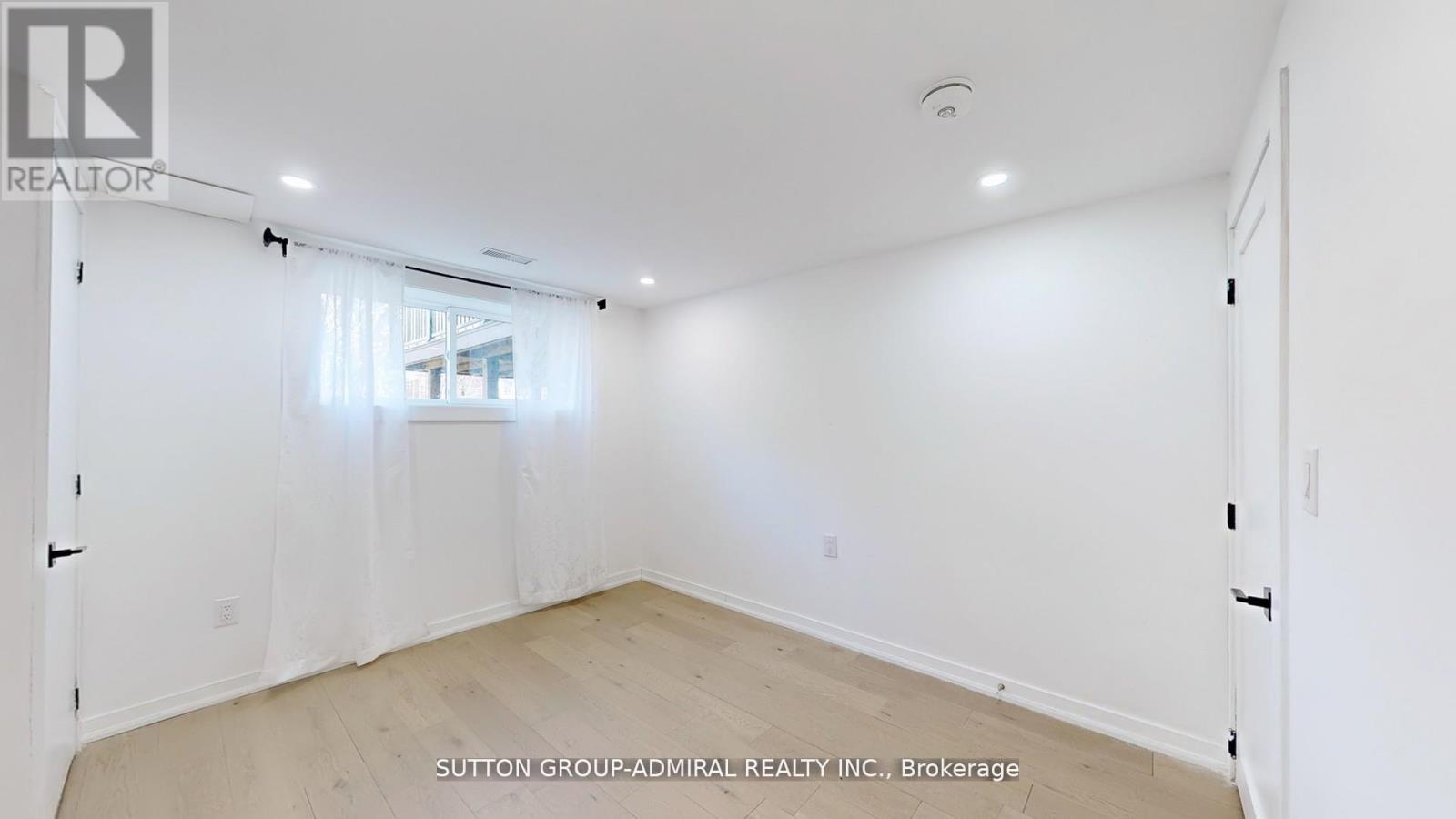 Basement 2 - 118 Clifton Avenue, Toronto, ON - Indoor Photo Showing Other Room