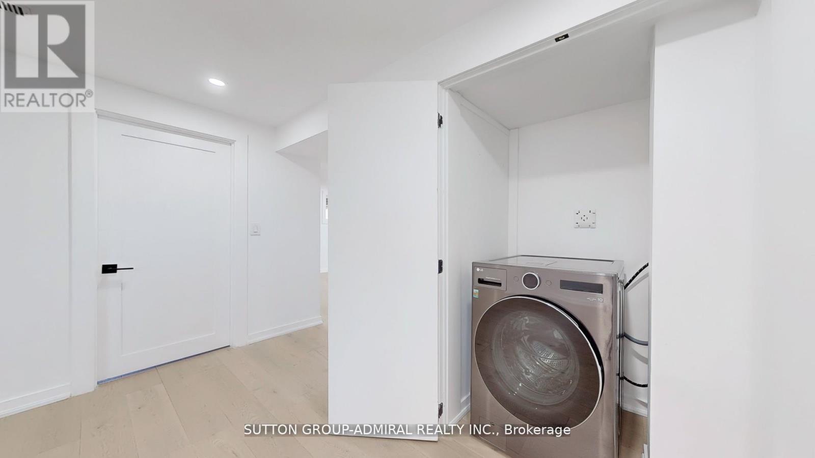 Basement 2 - 118 Clifton Avenue, Toronto, ON - Indoor Photo Showing Laundry Room