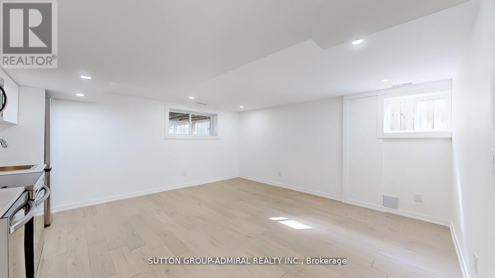 Basement 2 - 118 Clifton Avenue, Toronto, ON - Indoor Photo Showing Other Room