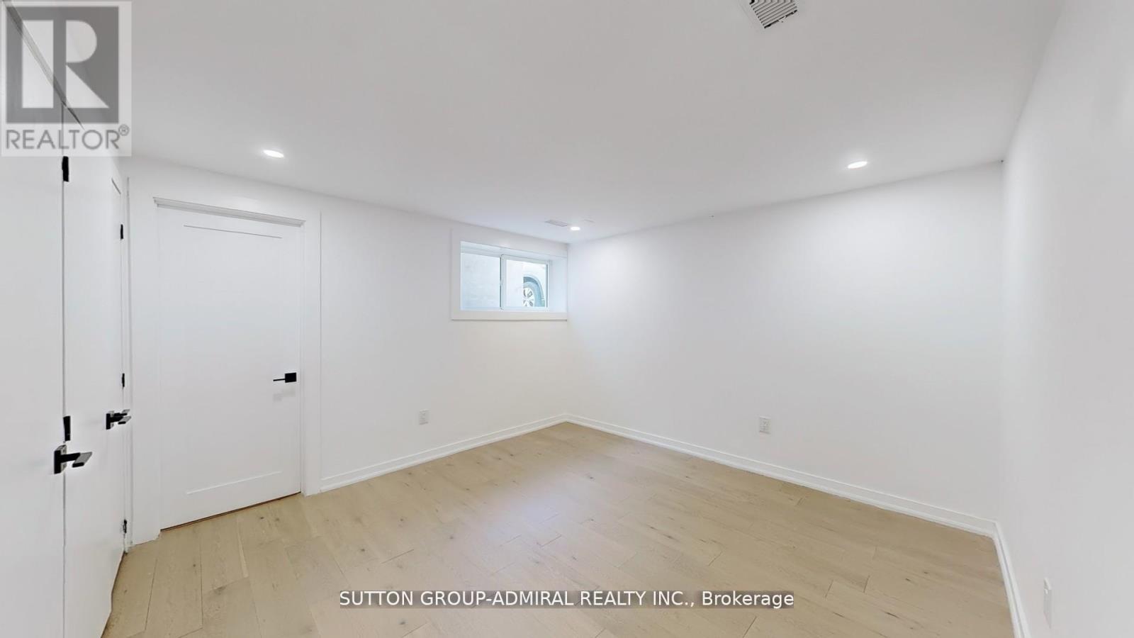 Basement 2 - 118 Clifton Avenue, Toronto, ON - Indoor Photo Showing Other Room