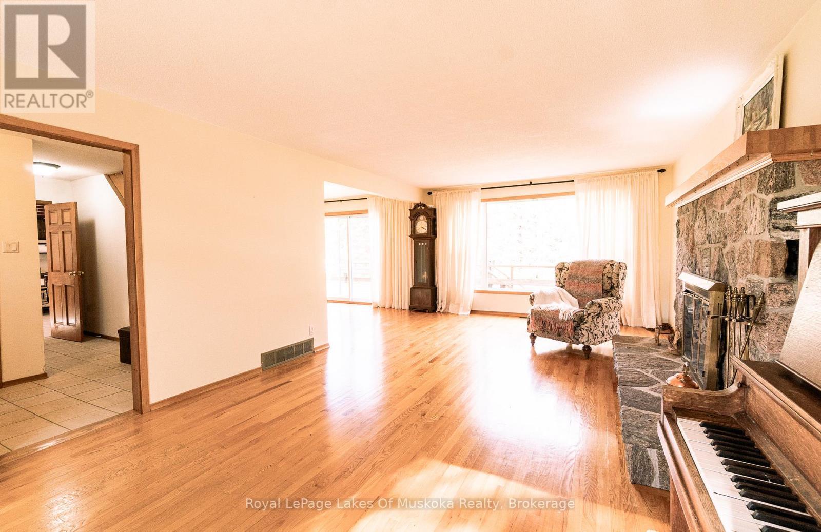 96 520 Highway W, Armour, ON - Indoor