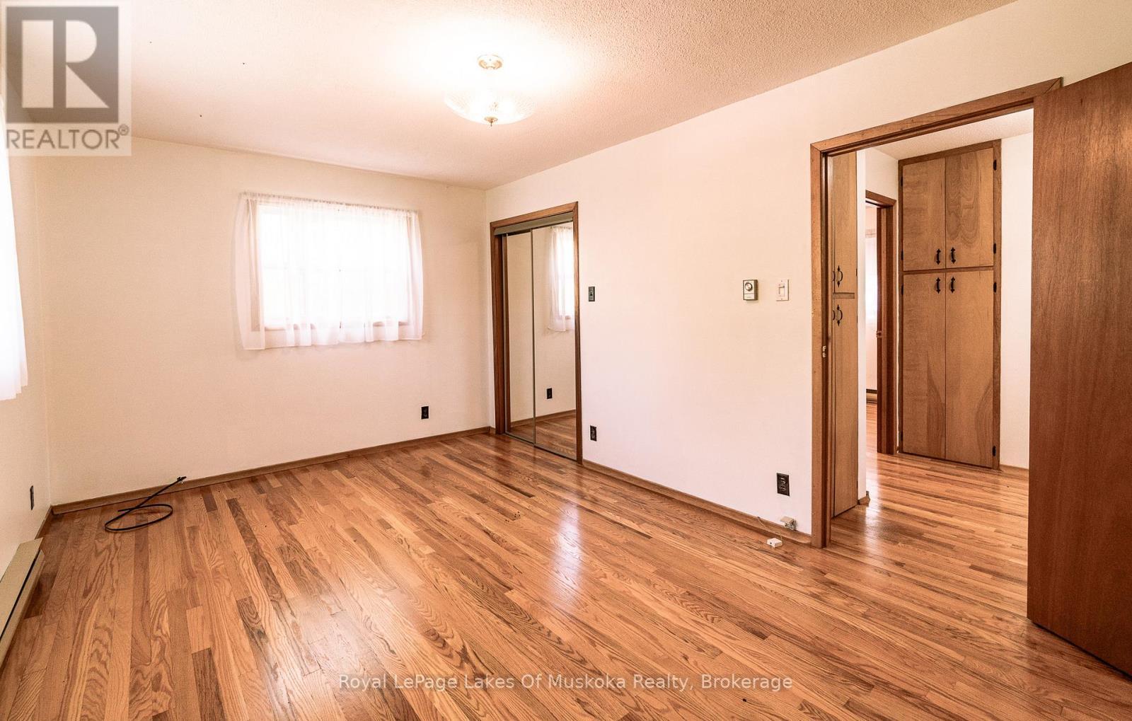 96 520 Highway W, Armour, ON - Indoor Photo Showing Other Room