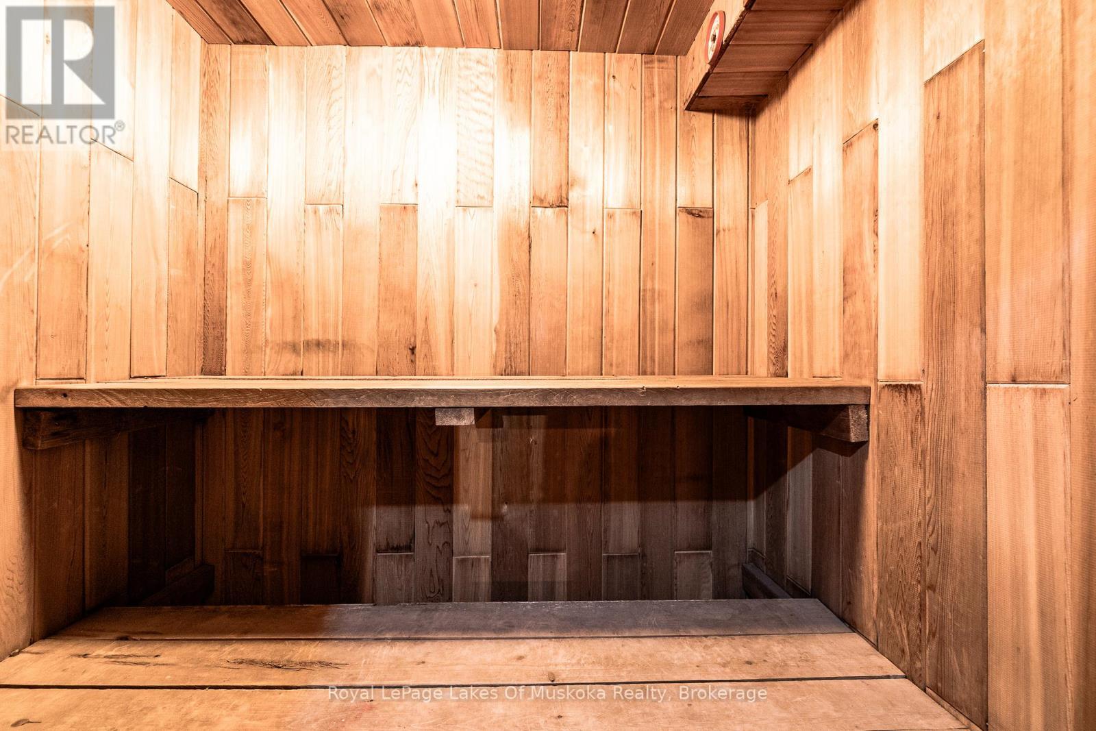 96 520 Highway W, Armour, ON - Indoor Photo Showing Other Room