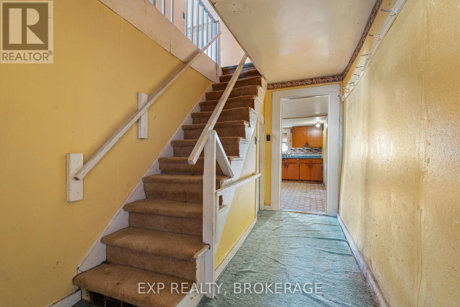 1619 County 2 Road, Front Of Yonge, ON - Indoor Photo Showing Other Room