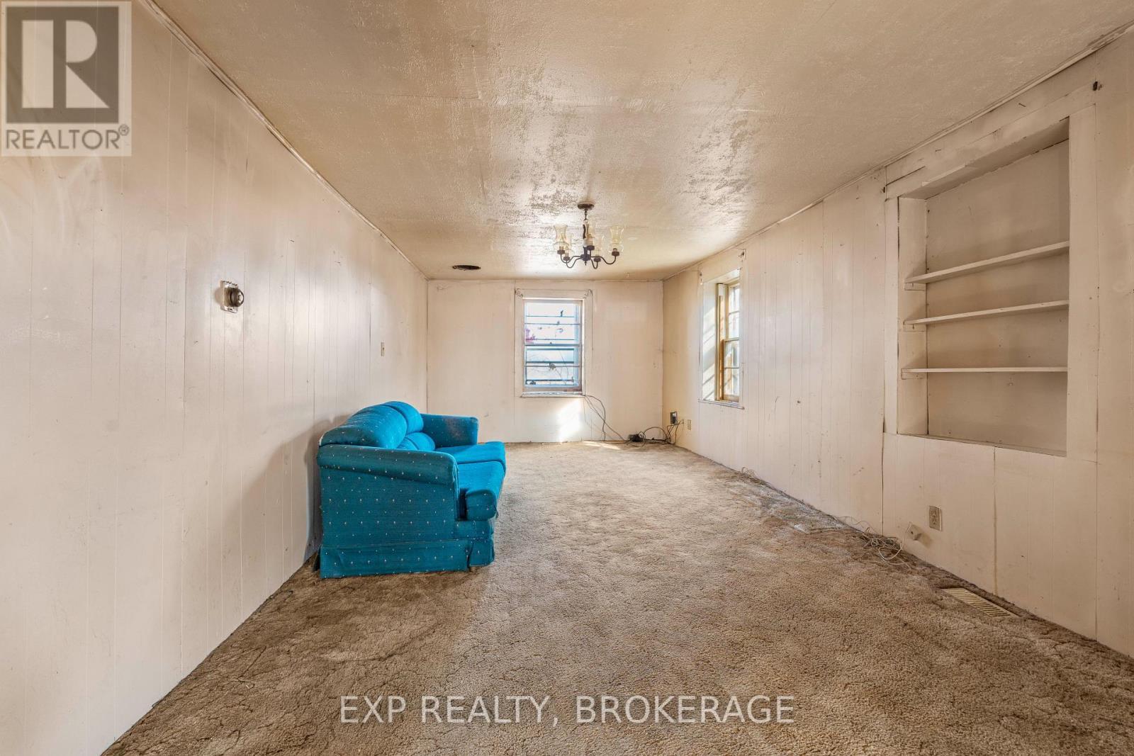 1619 County 2 Road, Front Of Yonge, ON - Indoor Photo Showing Other Room