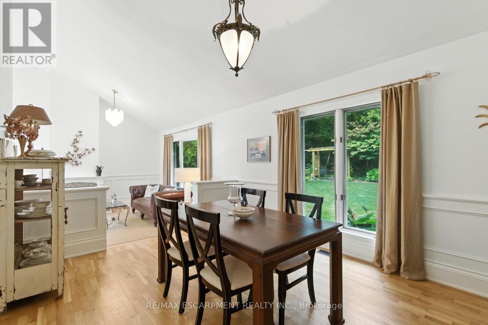 65 Maple Avenue, Hamilton, ON - Indoor Photo Showing Dining Room