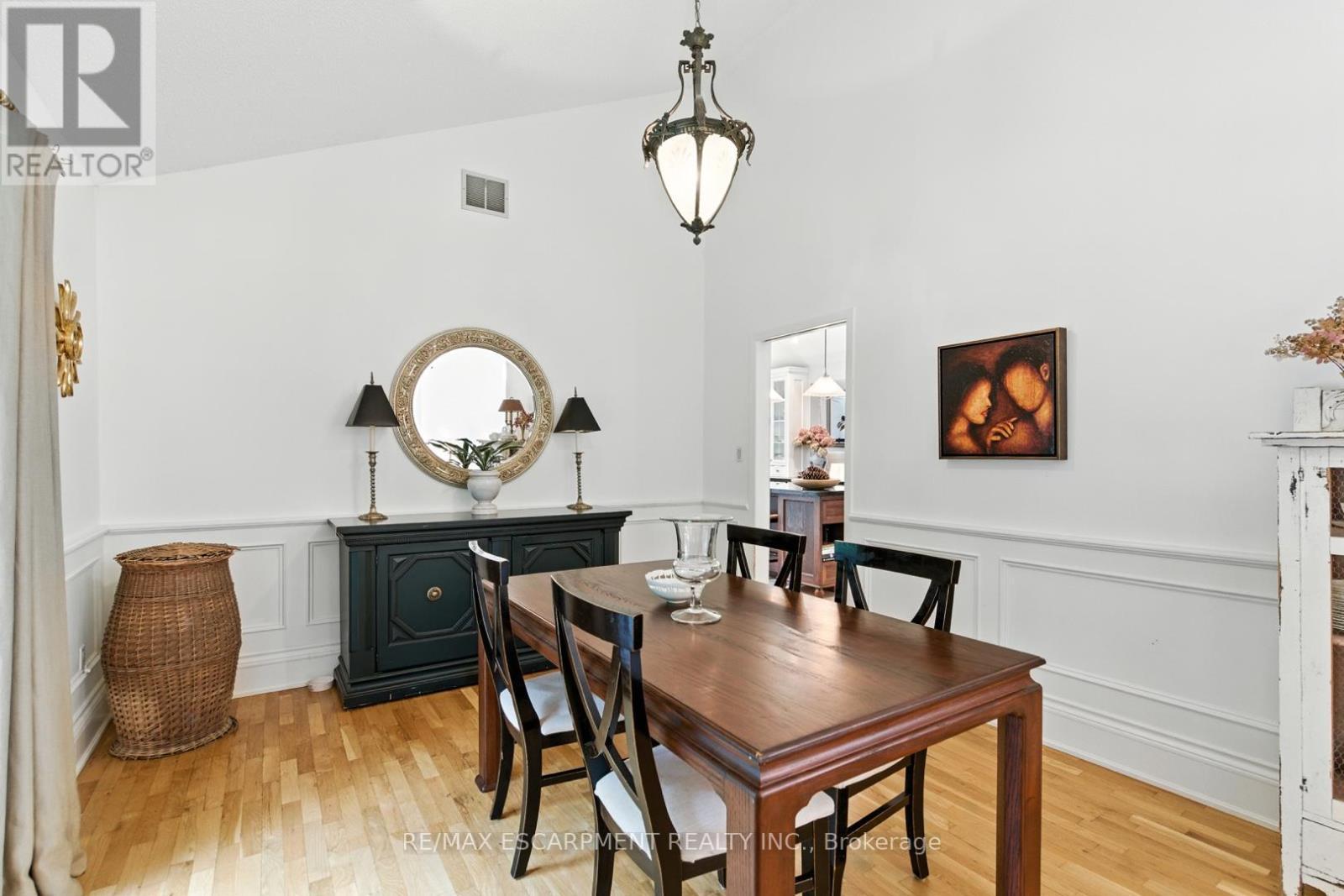65 Maple Avenue, Hamilton, ON - Indoor Photo Showing Dining Room