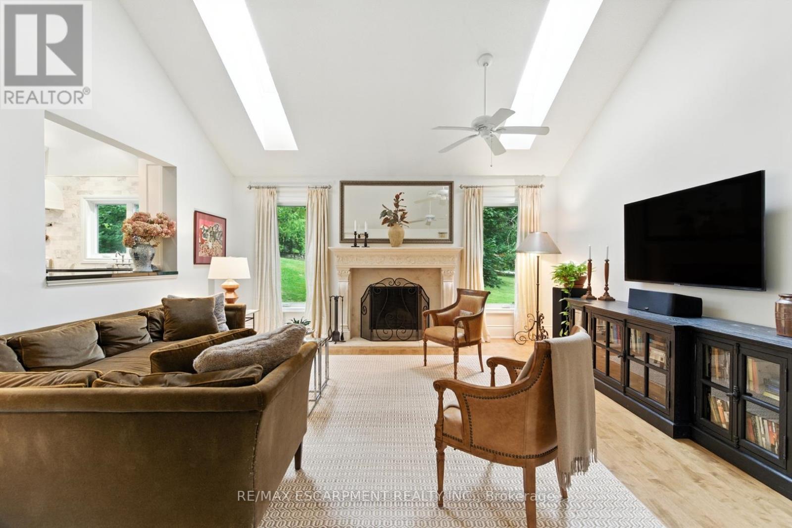 65 Maple Avenue, Hamilton, ON - Indoor Photo Showing Living Room With Fireplace
