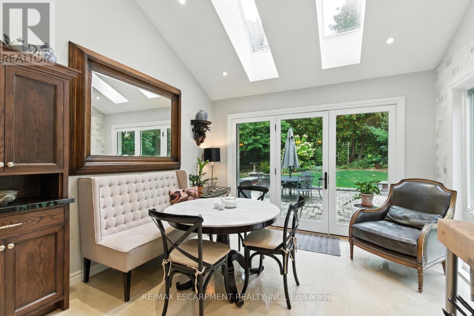 65 Maple Avenue, Hamilton, ON - Indoor Photo Showing Dining Room