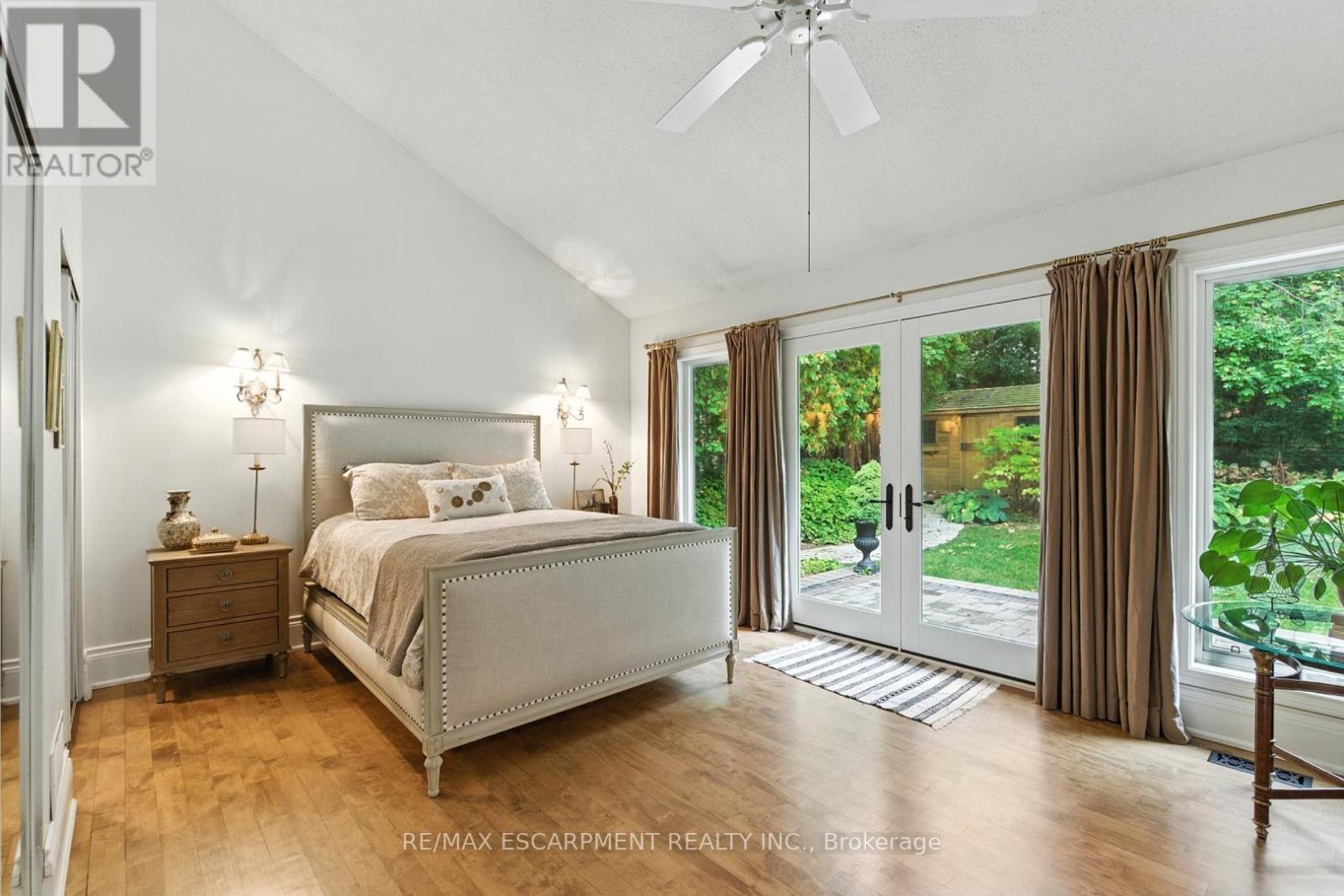 65 Maple Avenue, Hamilton, ON - Indoor Photo Showing Bedroom