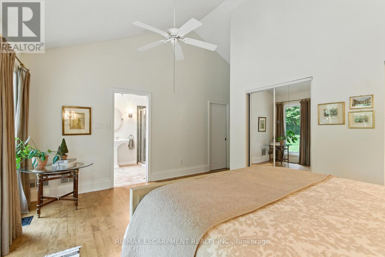 65 Maple Avenue, Hamilton, ON - Indoor Photo Showing Bedroom