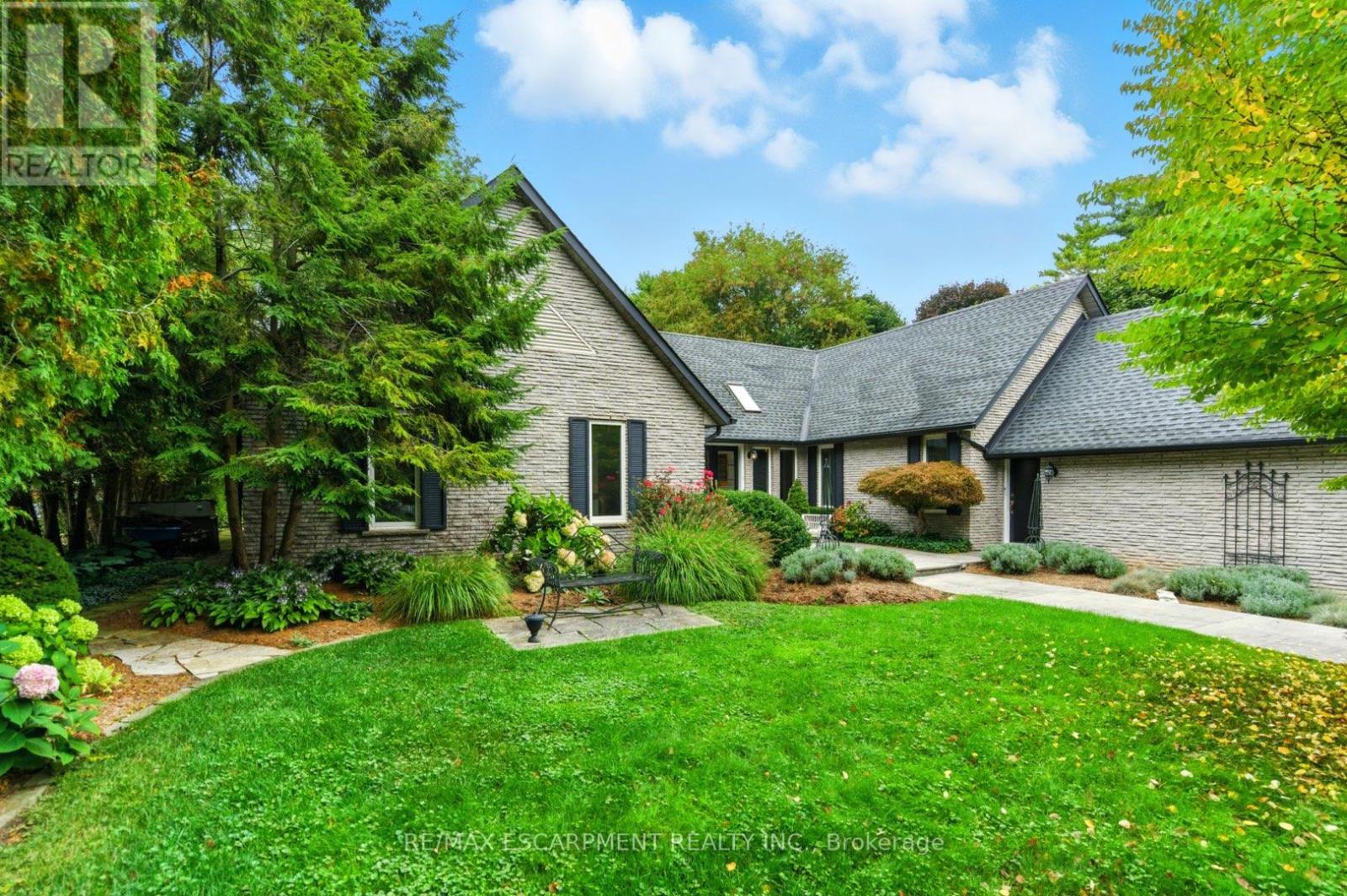 65 Maple Avenue, Hamilton, ON - Outdoor