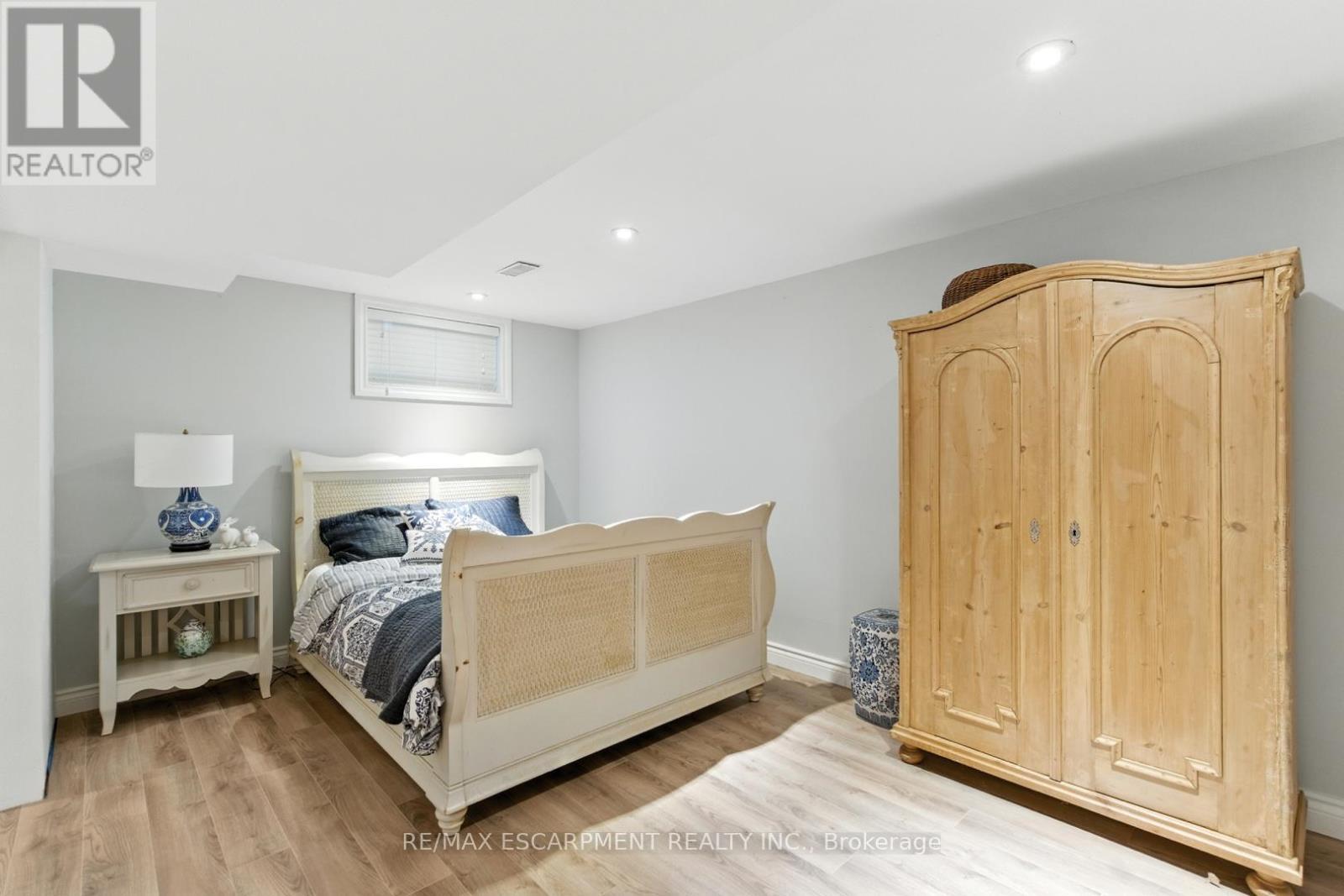 65 Maple Avenue, Hamilton, ON - Indoor Photo Showing Bedroom