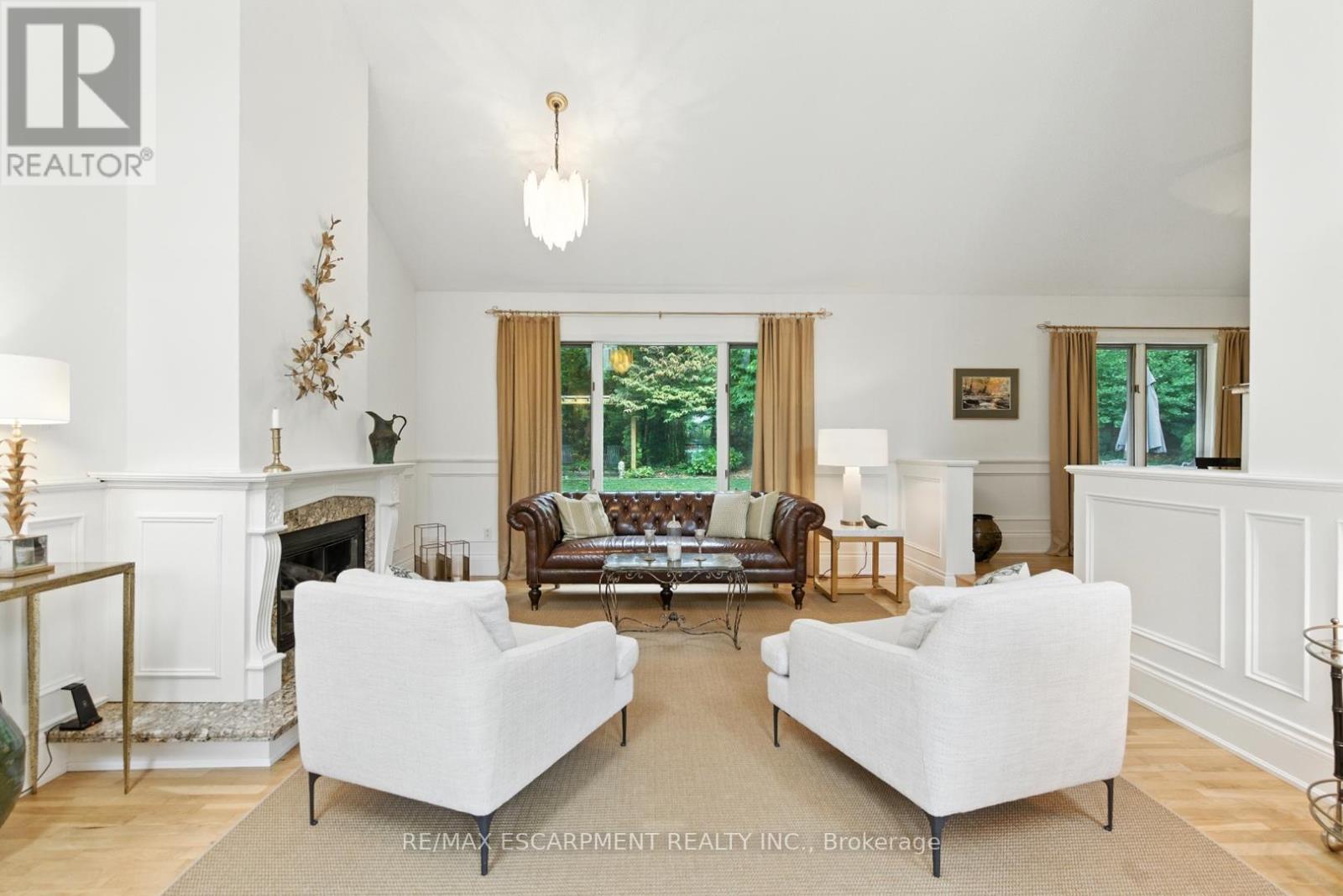 65 Maple Avenue, Hamilton, ON - Indoor Photo Showing Living Room With Fireplace