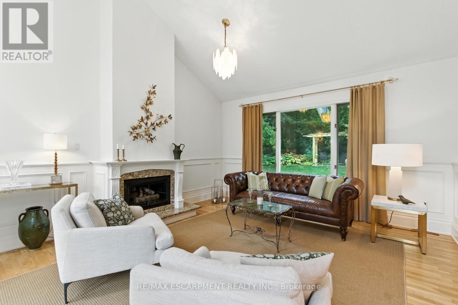 65 Maple Avenue, Hamilton, ON - Indoor Photo Showing Living Room With Fireplace