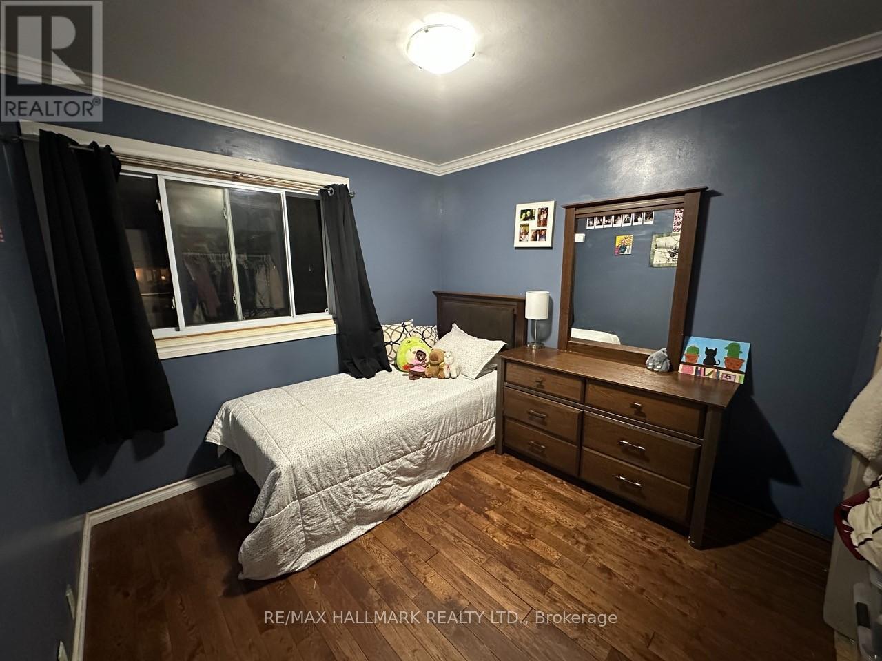 1501 Villa Maria Boulevard N, Windsor, ON - Indoor Photo Showing Bedroom