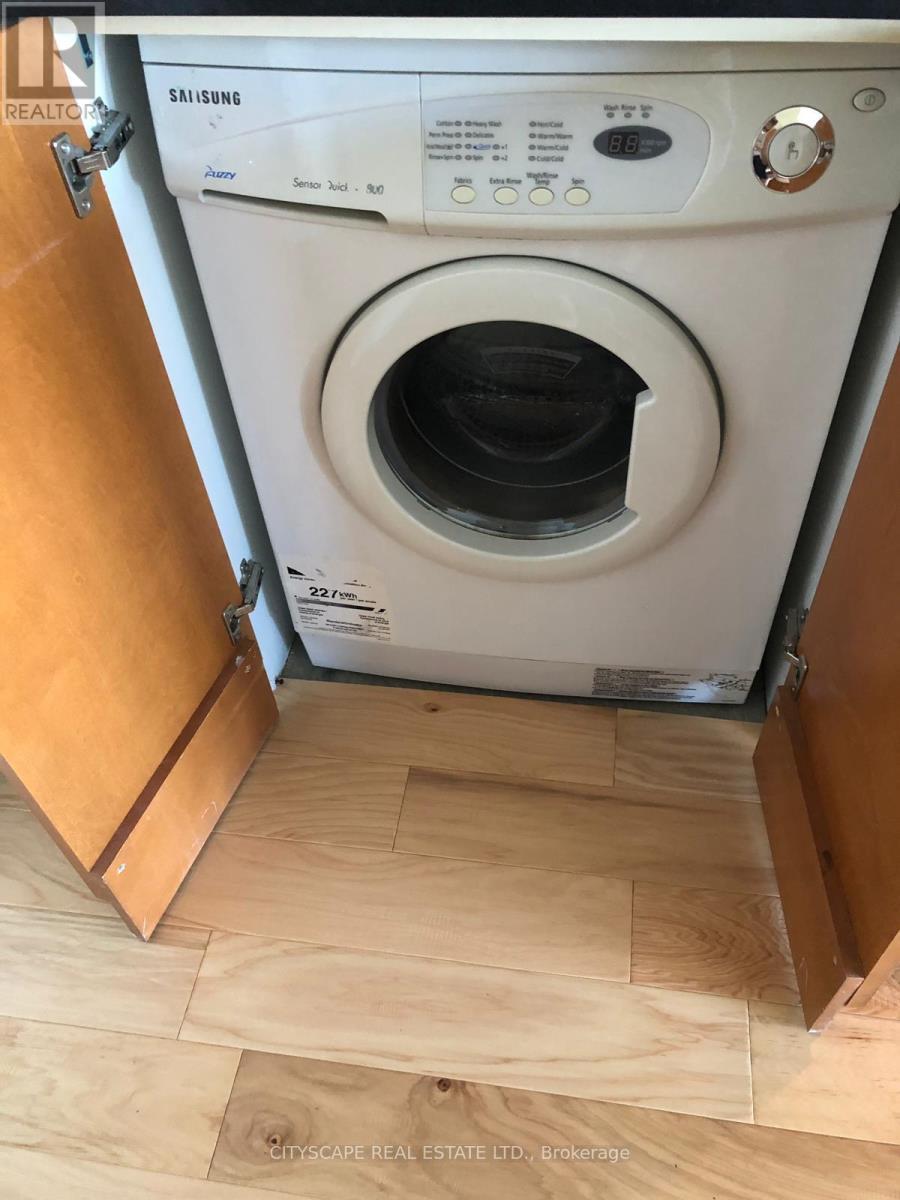 3706 - 1 King Street W, Toronto, ON - Indoor Photo Showing Laundry Room