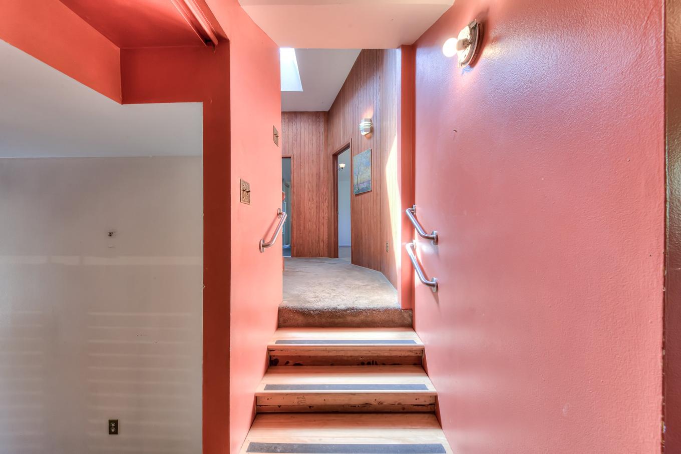 Hall - 2450 Rue Lupien, Longueuil (Saint-Hubert), QC - Indoor Photo Showing Other Room