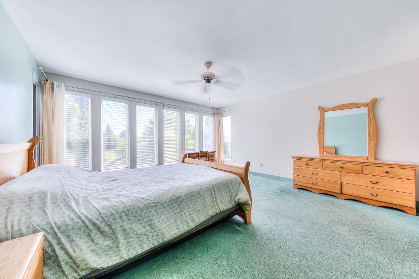 Primary bedroom - 2450 Rue Lupien, Longueuil (Saint-Hubert), QC - Indoor Photo Showing Bedroom