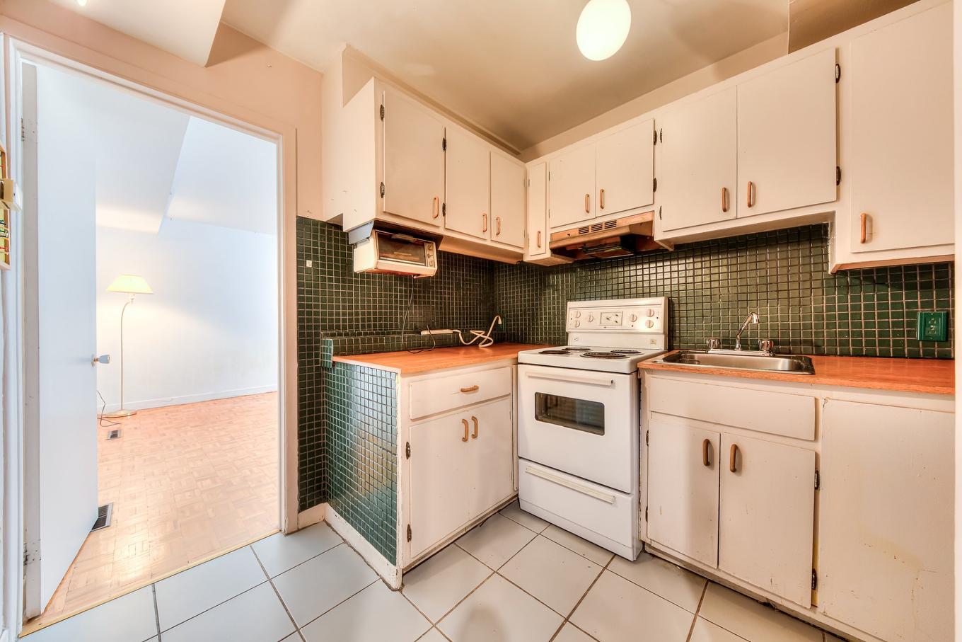 Kitchen - 2450 Rue Lupien, Longueuil (Saint-Hubert), QC - Indoor Photo Showing Kitchen