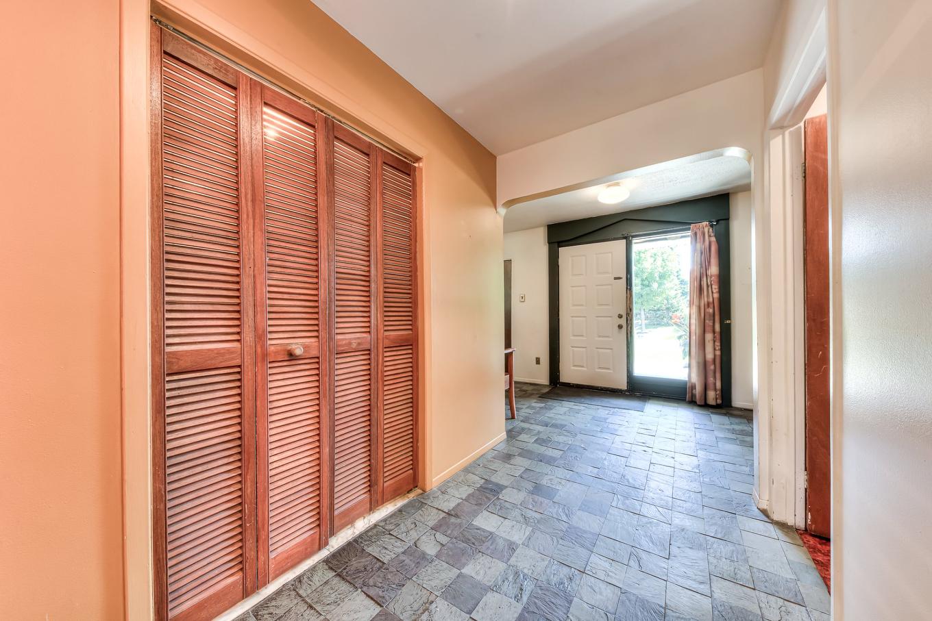 Hall - 2450 Rue Lupien, Longueuil (Saint-Hubert), QC - Indoor Photo Showing Other Room