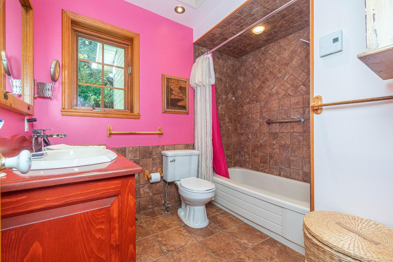 Bathroom - 165 Ch. Paquette, Mont-Tremblant, QC - Indoor Photo Showing Bathroom