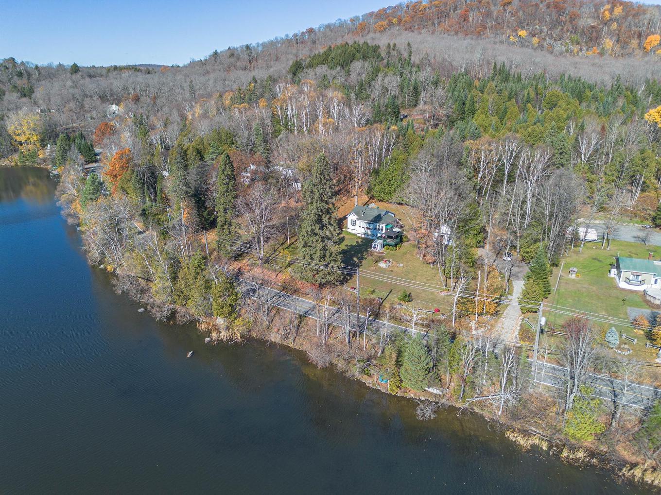 Overall view - 165 Ch. Paquette, Mont-Tremblant, QC - Outdoor With Body Of Water With View