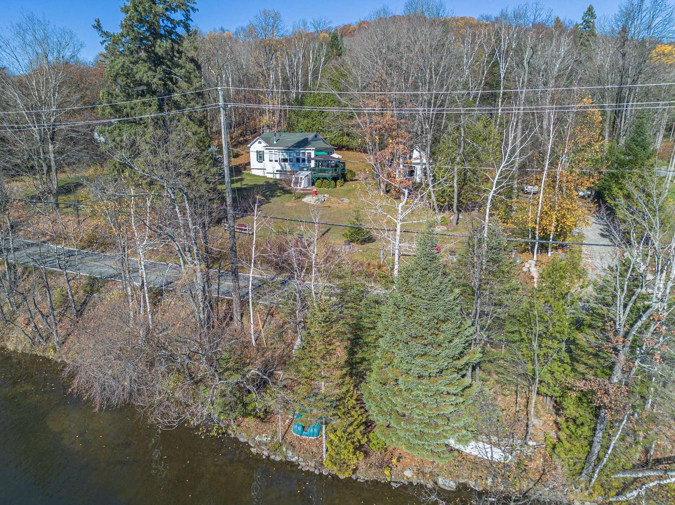 Overall view - 165 Ch. Paquette, Mont-Tremblant, QC - Outdoor With Body Of Water With View