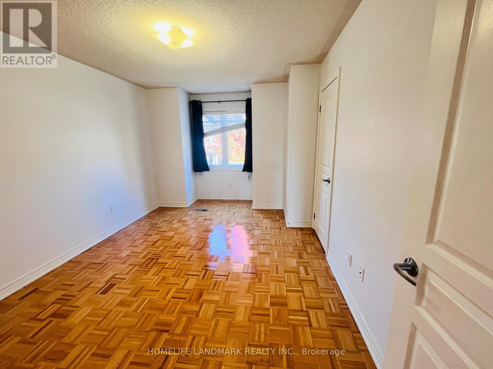 27 Thistle Avenue, Richmond Hill, ON - Indoor Photo Showing Other Room