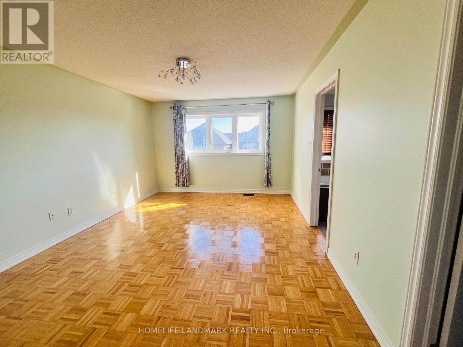 27 Thistle Avenue, Richmond Hill, ON - Indoor Photo Showing Other Room
