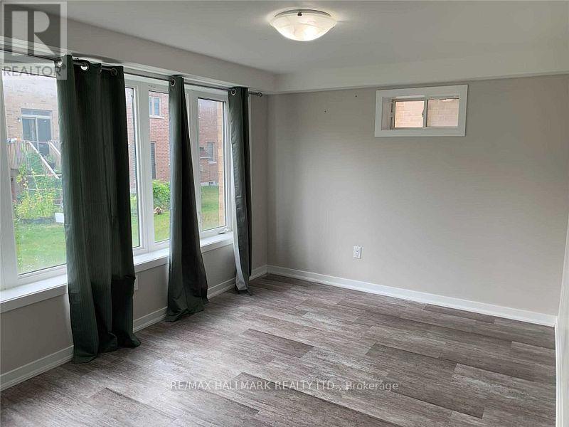 34 Owens Road, New Tecumseth, ON - Indoor Photo Showing Other Room