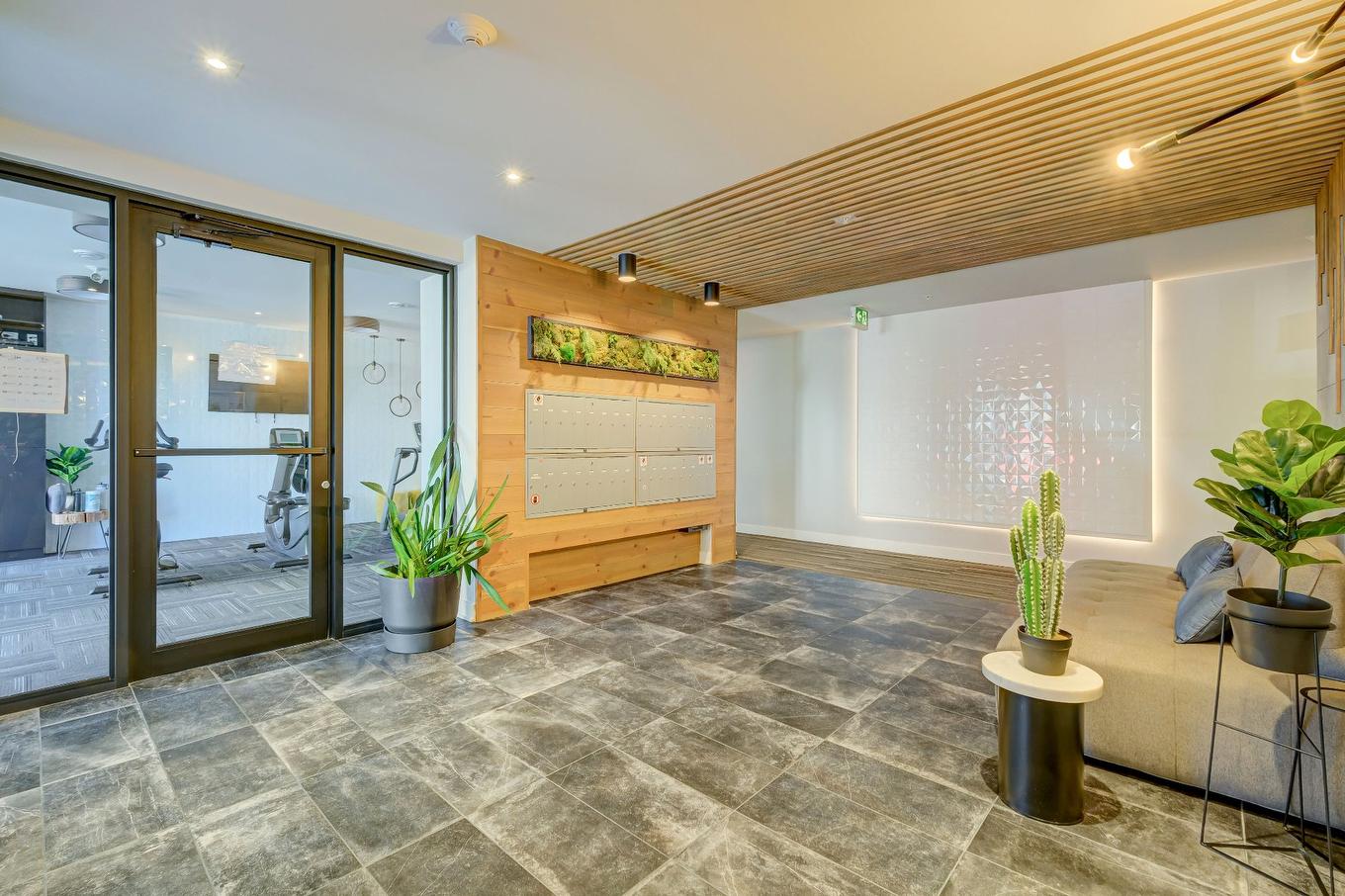 Hall - 306-3675 Rue Roland-Marquette, Longueuil (Saint-Hubert), QC - Indoor Photo Showing Other Room