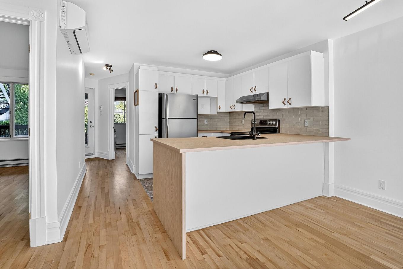 Cuisine - 5059 Av. De L'Hôtel-De-Ville, Montréal (Le Plateau-Mont-Royal), QC - Indoor Photo Showing Kitchen