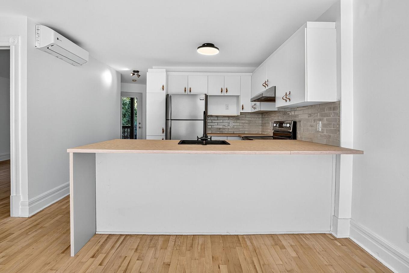 Cuisine - 5059 Av. De L'Hôtel-De-Ville, Montréal (Le Plateau-Mont-Royal), QC - Indoor Photo Showing Kitchen