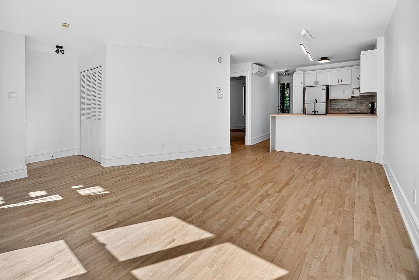 Salle à manger - 5059 Av. De L'Hôtel-De-Ville, Montréal (Le Plateau-Mont-Royal), QC - Indoor