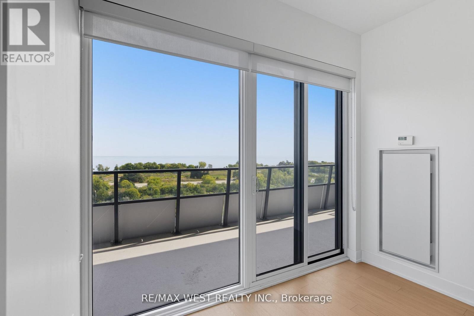 702 - 20 Shore Breeze Drive, Toronto, ON - Indoor Photo Showing Other Room