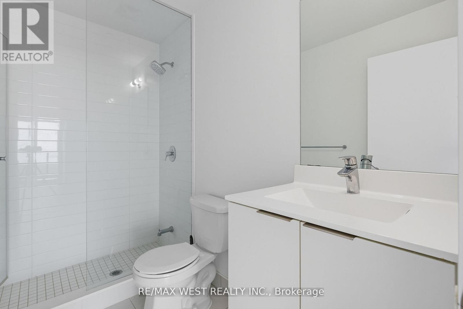 702 - 20 Shore Breeze Drive, Toronto, ON - Indoor Photo Showing Bathroom