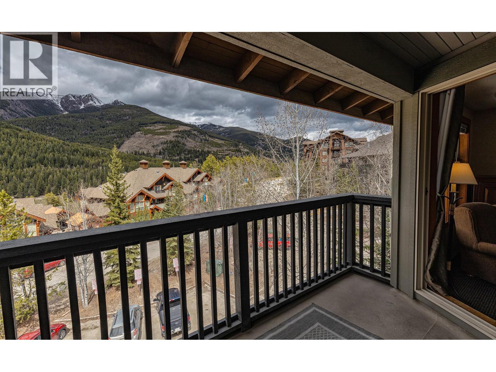 2050 Summit Drive Unit# 306, Panorama, BC - Outdoor