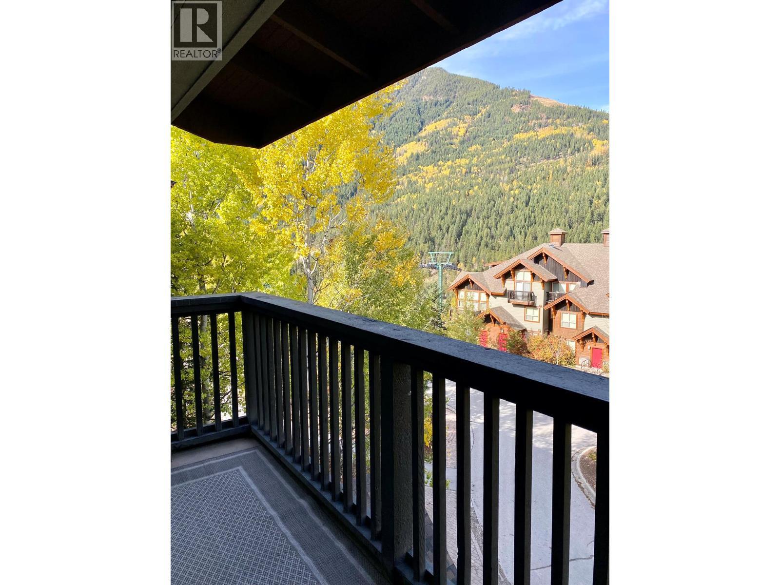 2050 Summit Drive Unit# 306, Panorama, BC - Outdoor