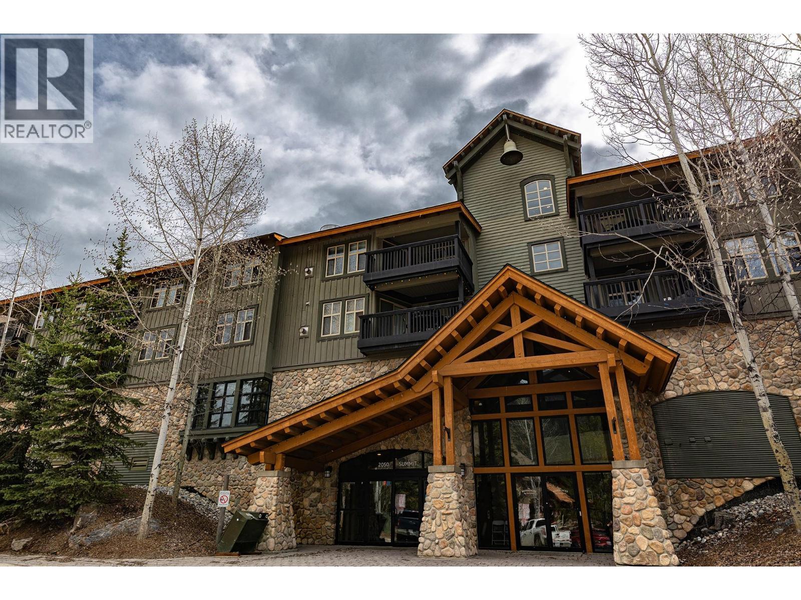 2050 Summit Drive Unit# 306, Panorama, BC - Outdoor