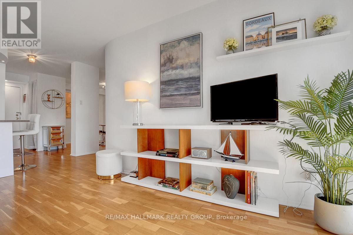 504 - 222 Guigues Avenue, Ottawa, ON - Indoor