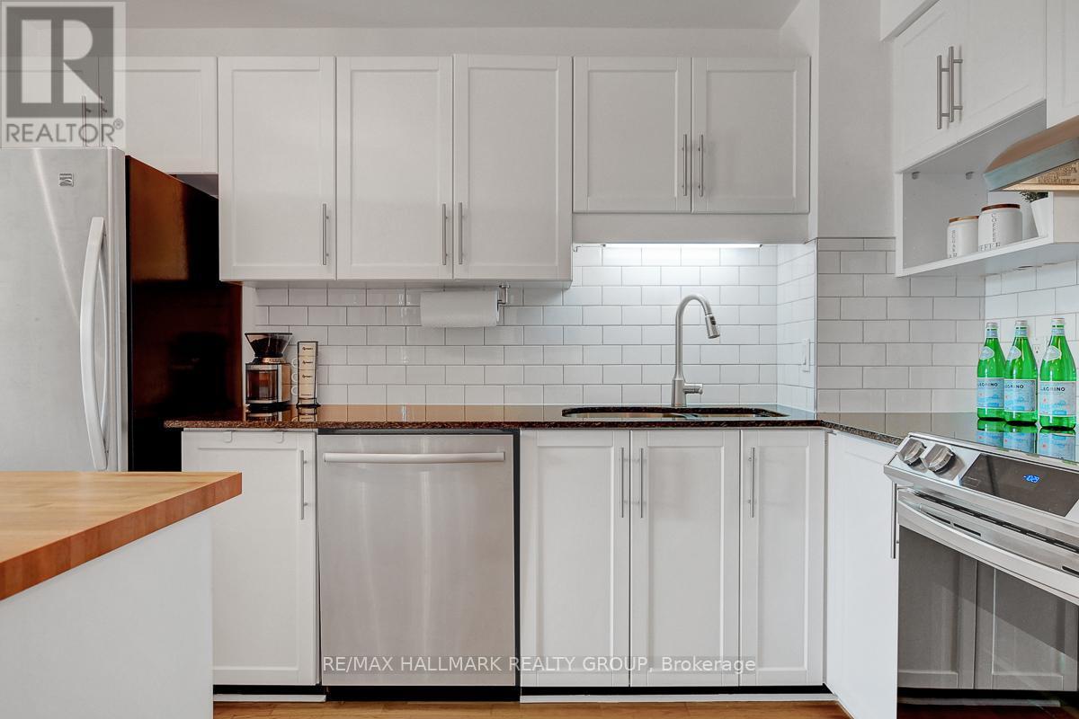 504 - 222 Guigues Avenue, Ottawa, ON - Indoor Photo Showing Kitchen With Upgraded Kitchen