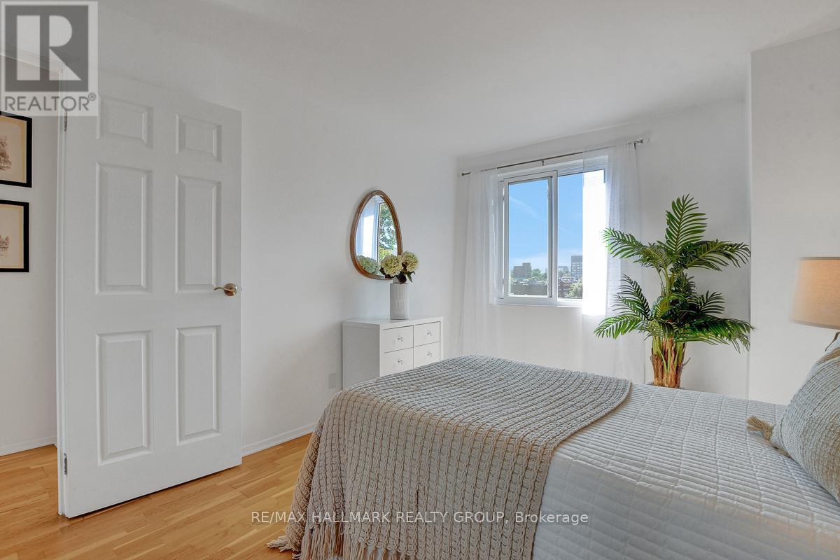 504 - 222 Guigues Avenue, Ottawa, ON - Indoor Photo Showing Bedroom