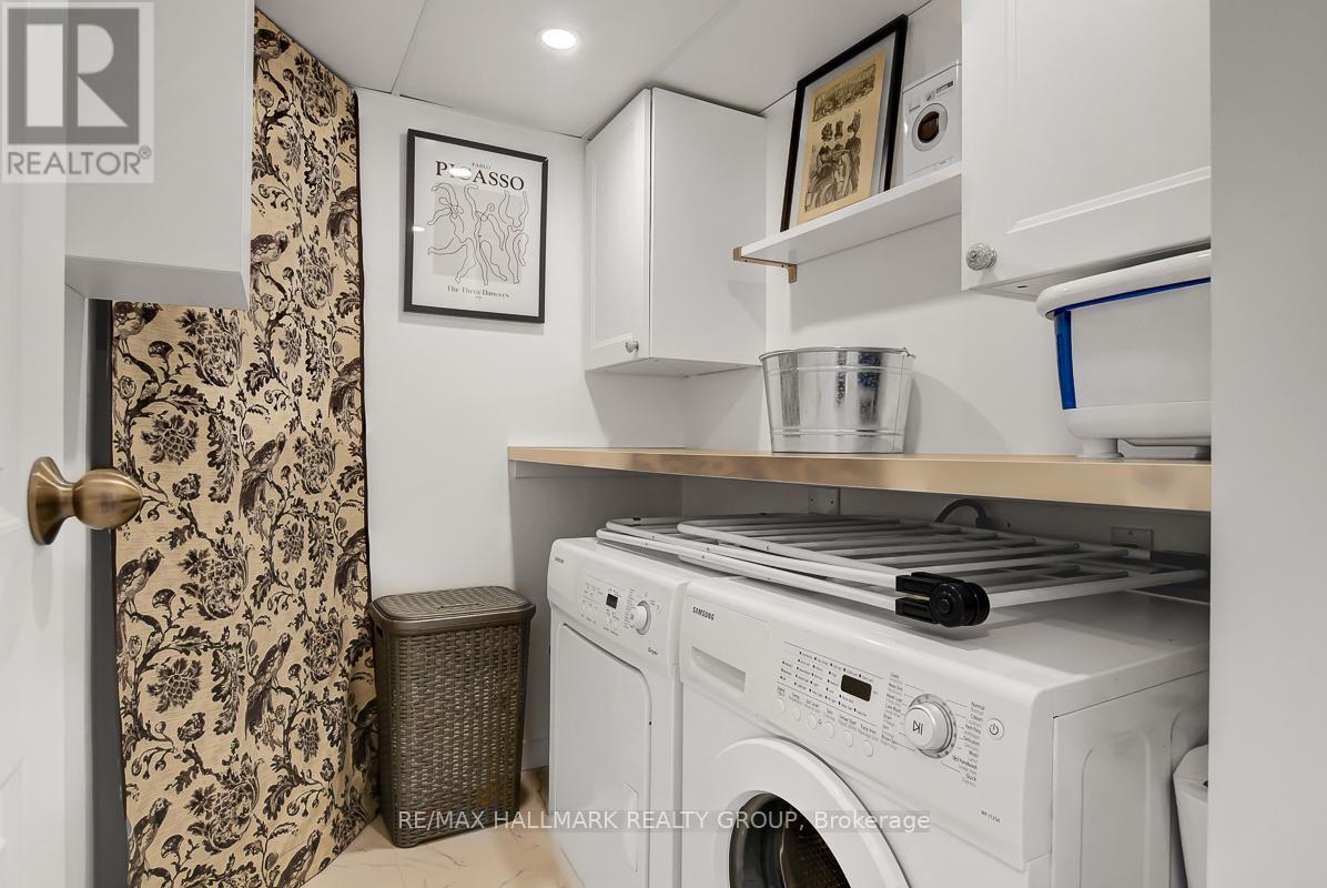 504 - 222 Guigues Avenue, Ottawa, ON - Indoor Photo Showing Laundry Room
