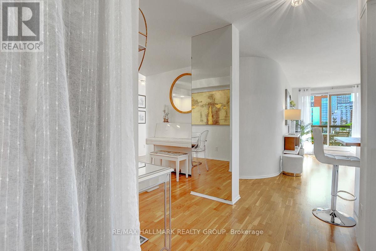 504 - 222 Guigues Avenue, Ottawa, ON - Indoor