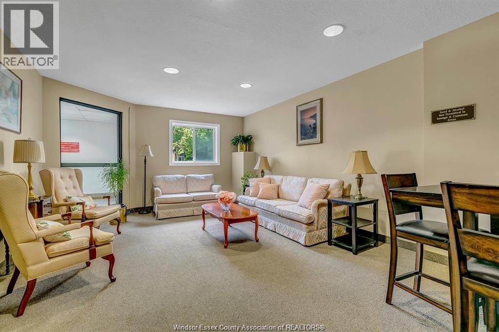 3000 Sandwich Unit# #110, Windsor, ON - Indoor Photo Showing Living Room